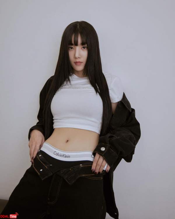 권은비 캘빈클라인 속옷 화보 이미지 #7